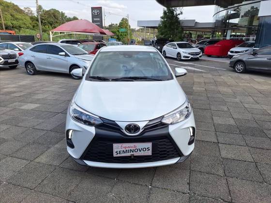 TOYOTA YARIS 1.5 16V FLEX SEDAN XS MULTIDRIVE TOYOTA YARIS 1.5 16V FLEX SEDAN XS MULTIDRIVE